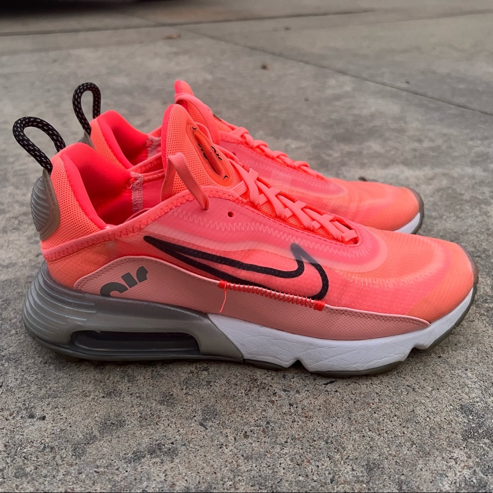 NIKE Air Max 2090